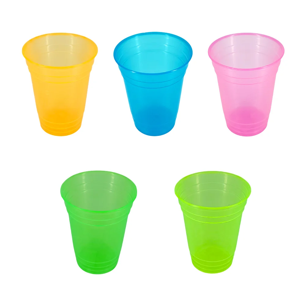 Vaso de plástico translúcido mediano, con relieve de líneas, variedad…