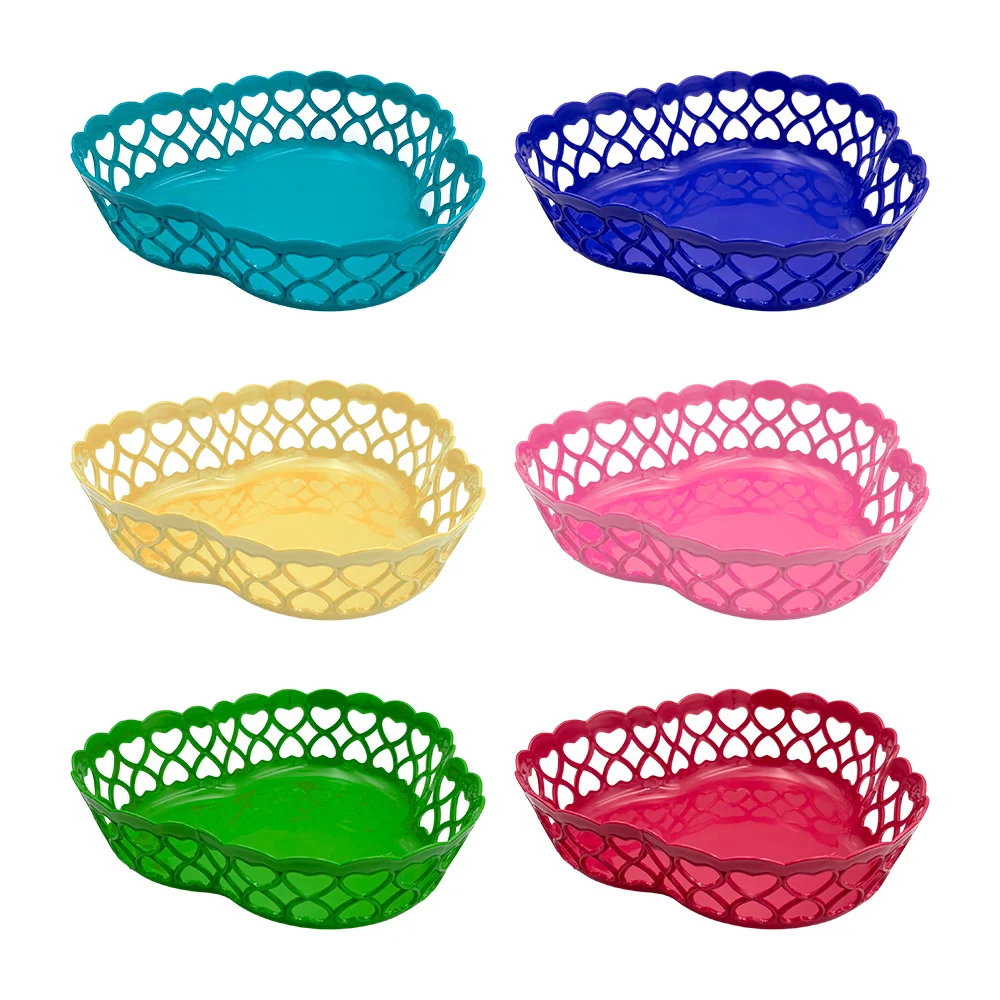 1pza Canasta de plástico mediana en forma semi triangular, con figura…