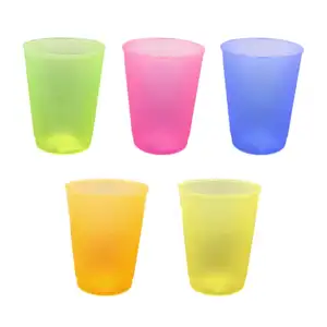 Vaso infantil de plástico con detalle de animales, variedad de colore…