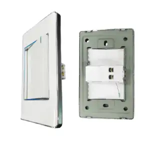 Placa con apagador sencillo color blanco con marco plateado / 9828