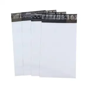 Paquete con 100 pzas de bolsas / sobres repelentes al agua de 35x55cm…