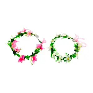Corona de flores de tela con base verde, hojas artificiales y luces l…