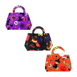 1pza Bolsa dulcera chica armable con asa agarradera y estampado temát…