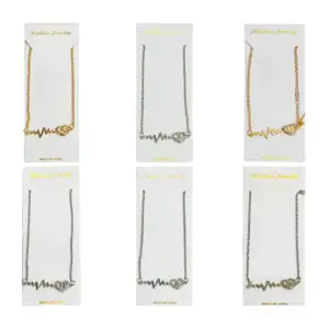 Collar / cadena en color plateado o dorado con dije de corazón / fash…