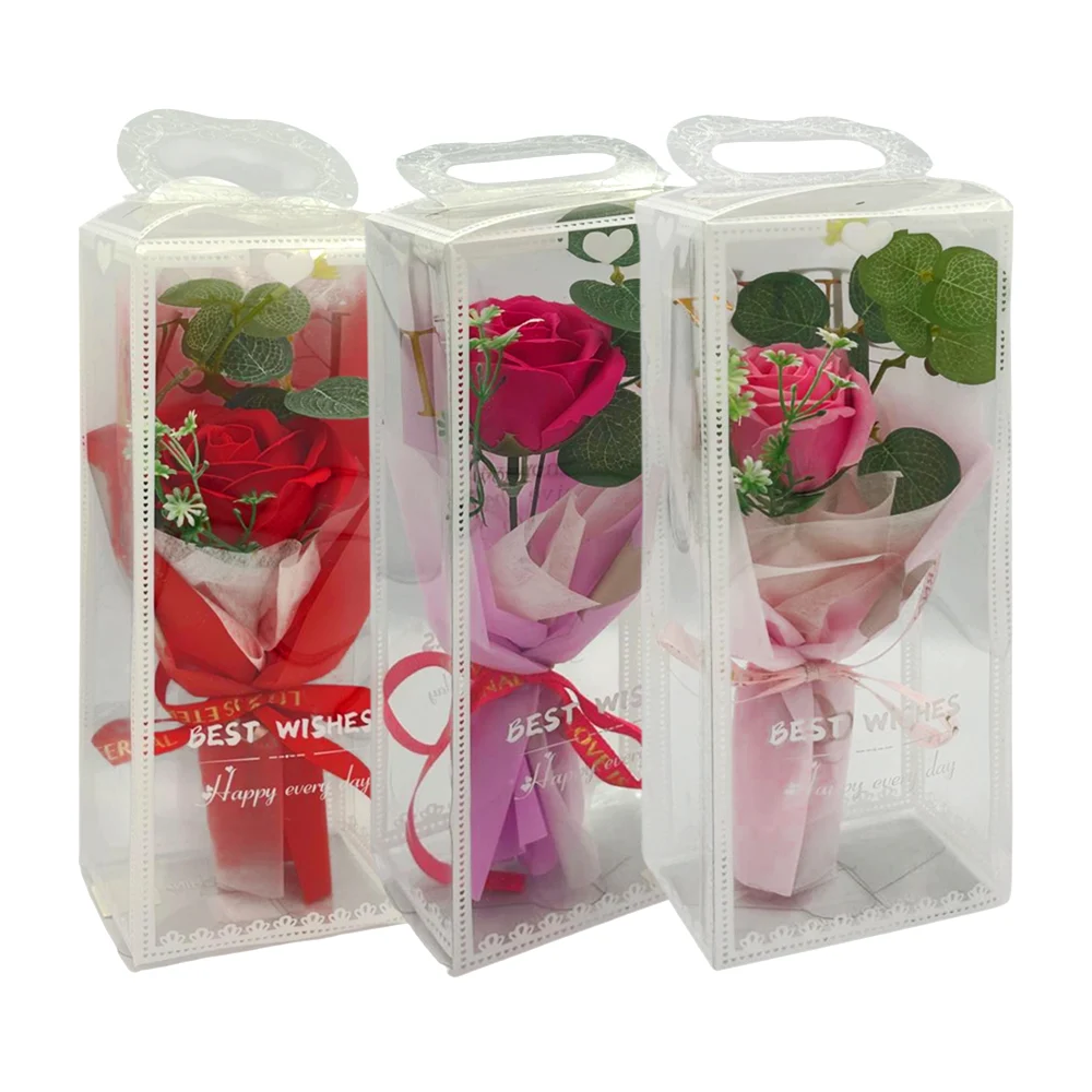 Caja transparente con ramo de rosa, hojas y listón love is eternal, v…