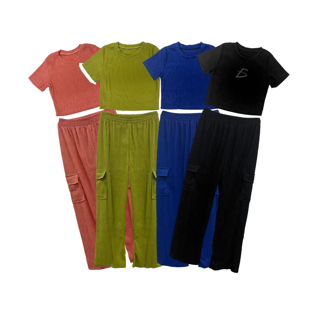 Conjunto color monocromático casual con pantalón y playera ombliguera…