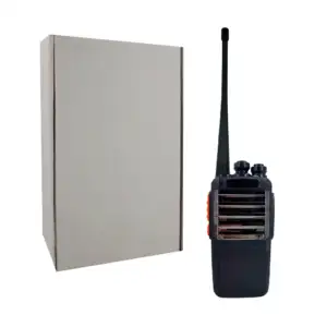 Radio walkie talkie, diseño placa metálica con ranuras y botones late…