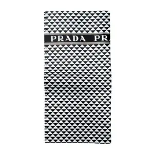 Paquete con 20 pliegos de papel para regalo con estampado de marca de…