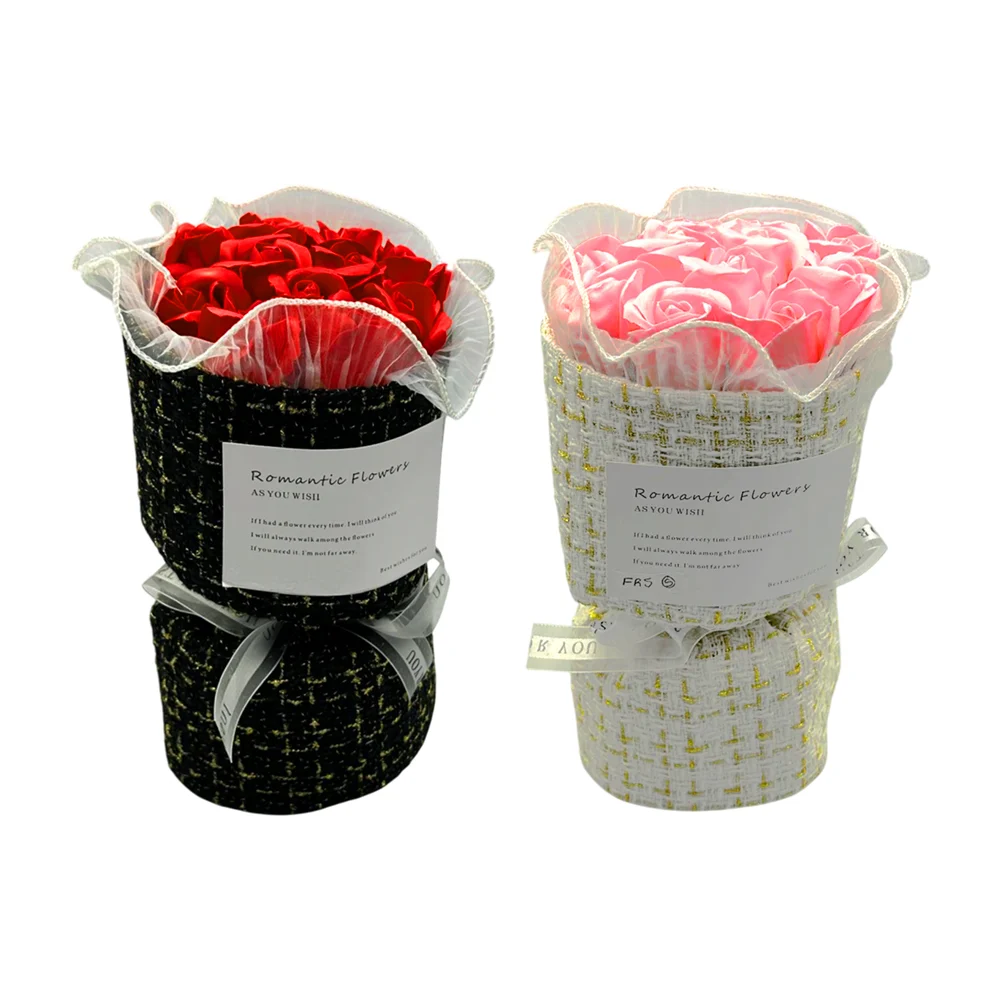 Ramo de 11 rosas artificiales con base en forma de copa y listón just…