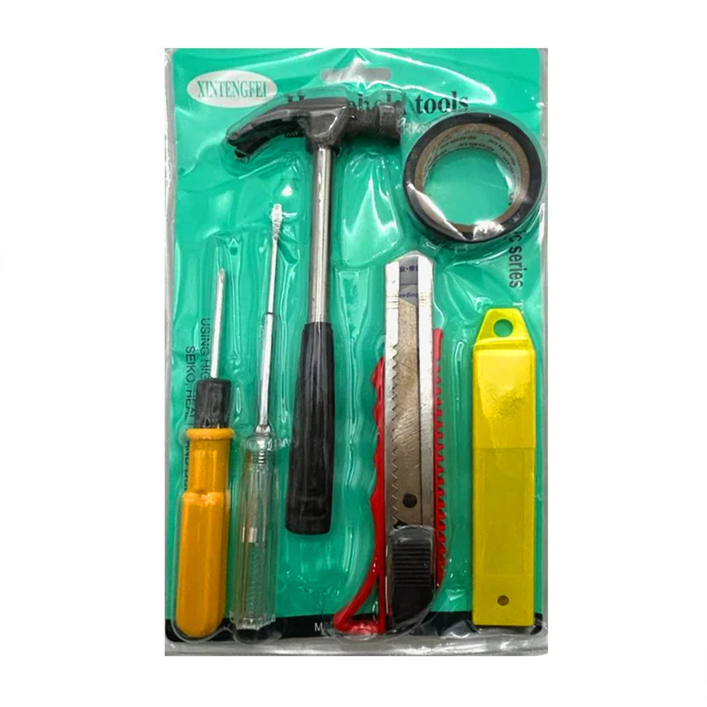 Juego de herramientas con martillo pequeño, cinta aislante, cutter, n…