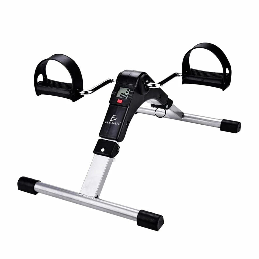 Máquina de ejercicio fitness con pedal plegable