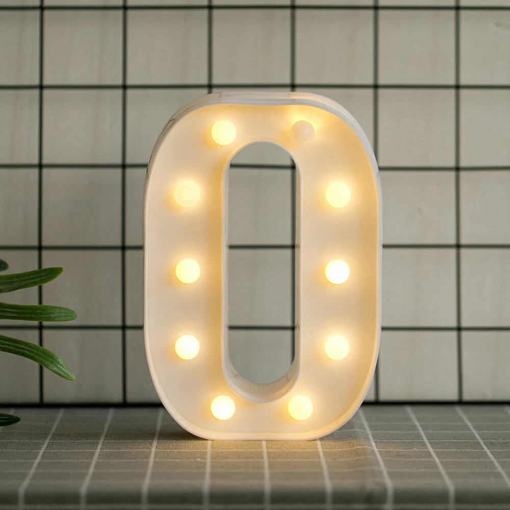 Lámpara de escritorio, con diseño de la letra O / led.54.o