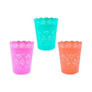 Mini bote tipo cesta de plástico con decoración tipo hoyuelos, colore…