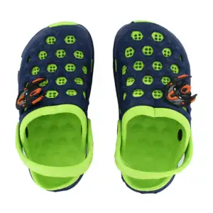 Par de sandalias infantiles tipo crocs con diseño, variedad de diseño…