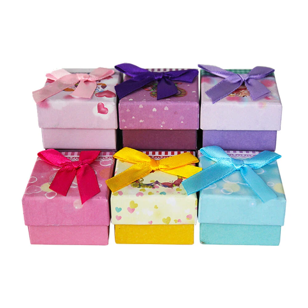 Mini caja con moño y diseño estampado para regalo 5x5x3.3cm, variedad…