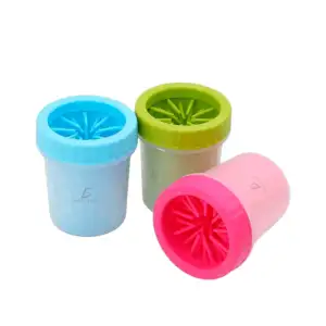 Vaso chico portátil para limpiar patas de perro mas.13
