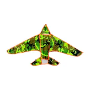 Papalote en forma de avión, bordes color neón, estampado de camuflaje…