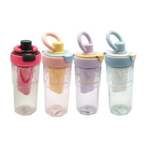 Botella con infusor y popote, cierre hermético estampado de moño y es…