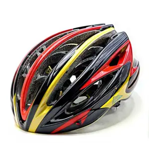 Casco de seguridad para ciclismo o scooter con diseño aerodinámico y …