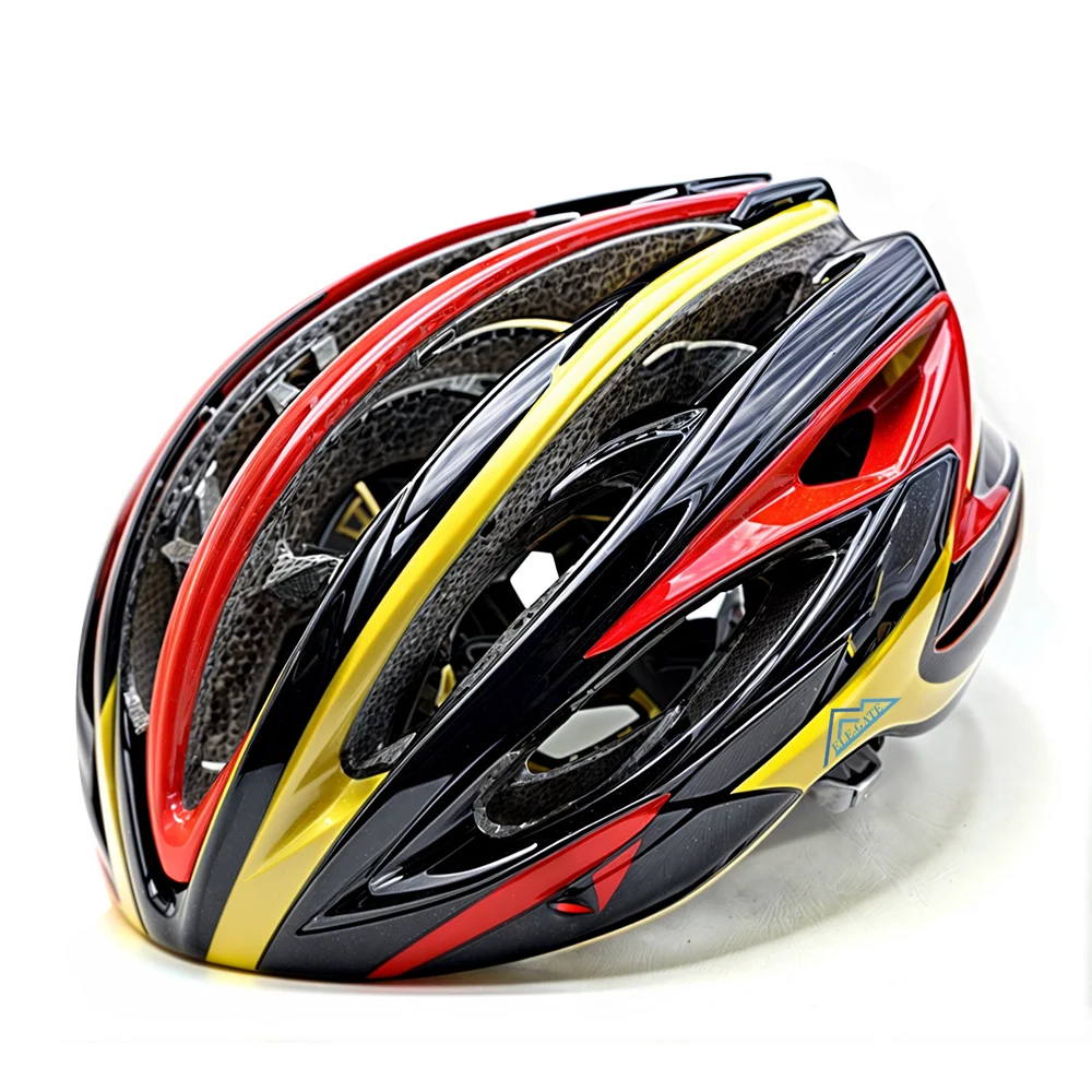 Casco de seguridad para ciclismo o scooter con diseño aerodinámico y …