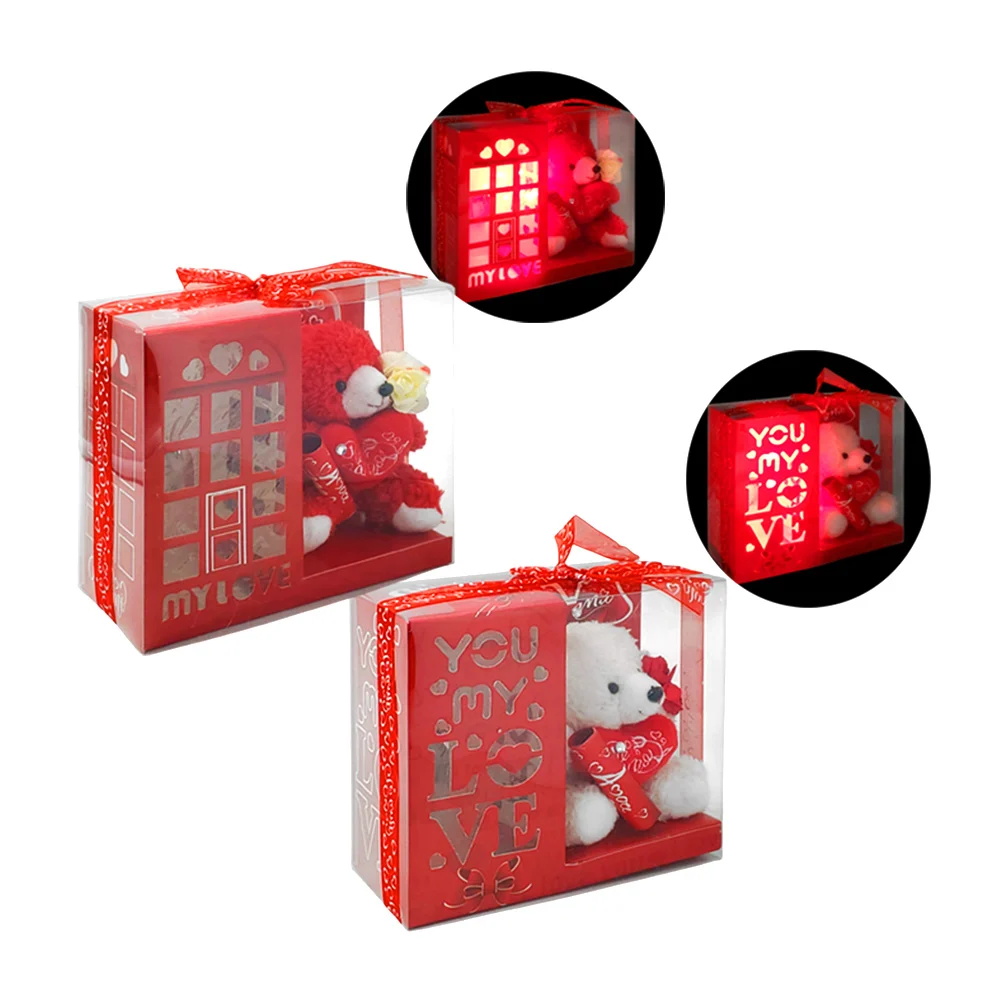 Caja de plástico con mini oso de peluche, corazón, papel y flor + luz…