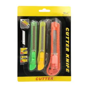 Blíster con 3 cutters de 18mm con navaja de acero, 2 chicos y grande,…