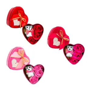 Caja metálica en forma de corazón y moño, con 3 rosas eternas + osito