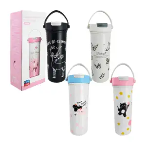 Vaso tipo termo con capacidad de 600ml y estampado variado / coffe mug