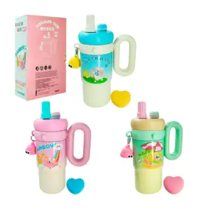 Vaso tipo termo de 850ml con diseño infantil y doble boquilla + llave…