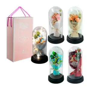 Ramo de 3 rosas con follaje encapsulado + serie led tono cálido y bas…