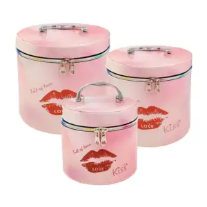 Juego de 3 cosmetiqueras cilíndricas con estampado de labios love kis…