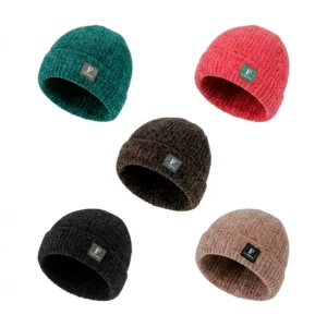 Gorro grande tejido con textura afelpada por dentro, diseño liso con …