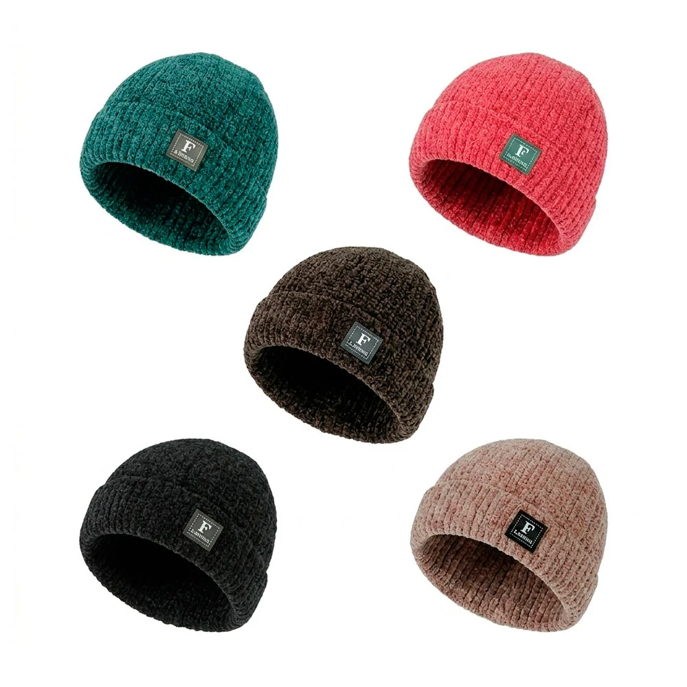 Gorro grande tejido con textura afelpada por dentro, diseño liso con …