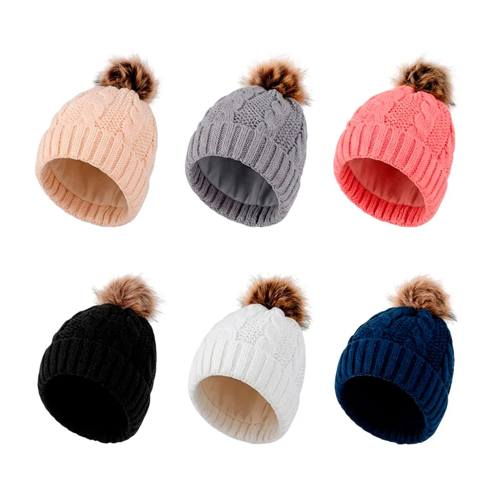 Gorro tejido diseño liso con pompón y textura afelpada por dentro, va…