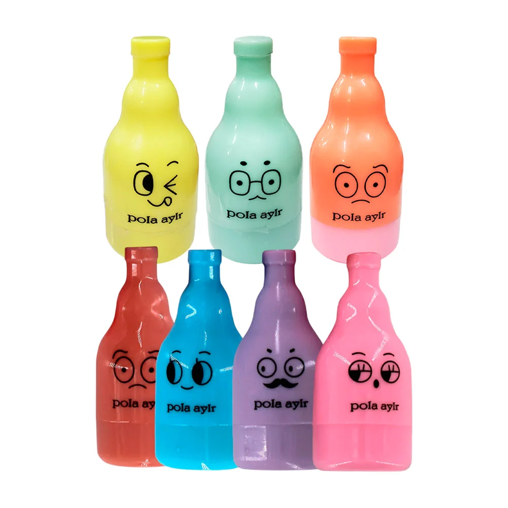 Bálsamo en forma de botella con diseño de caritas para labios, varied…