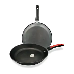 Sartén antiadherente de 30cm en color negro con mango de plástico