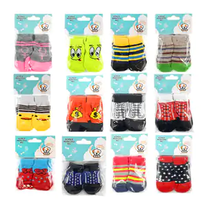 Paquete con 4 mini calcetines para mascota en talla l, variedad de mo…