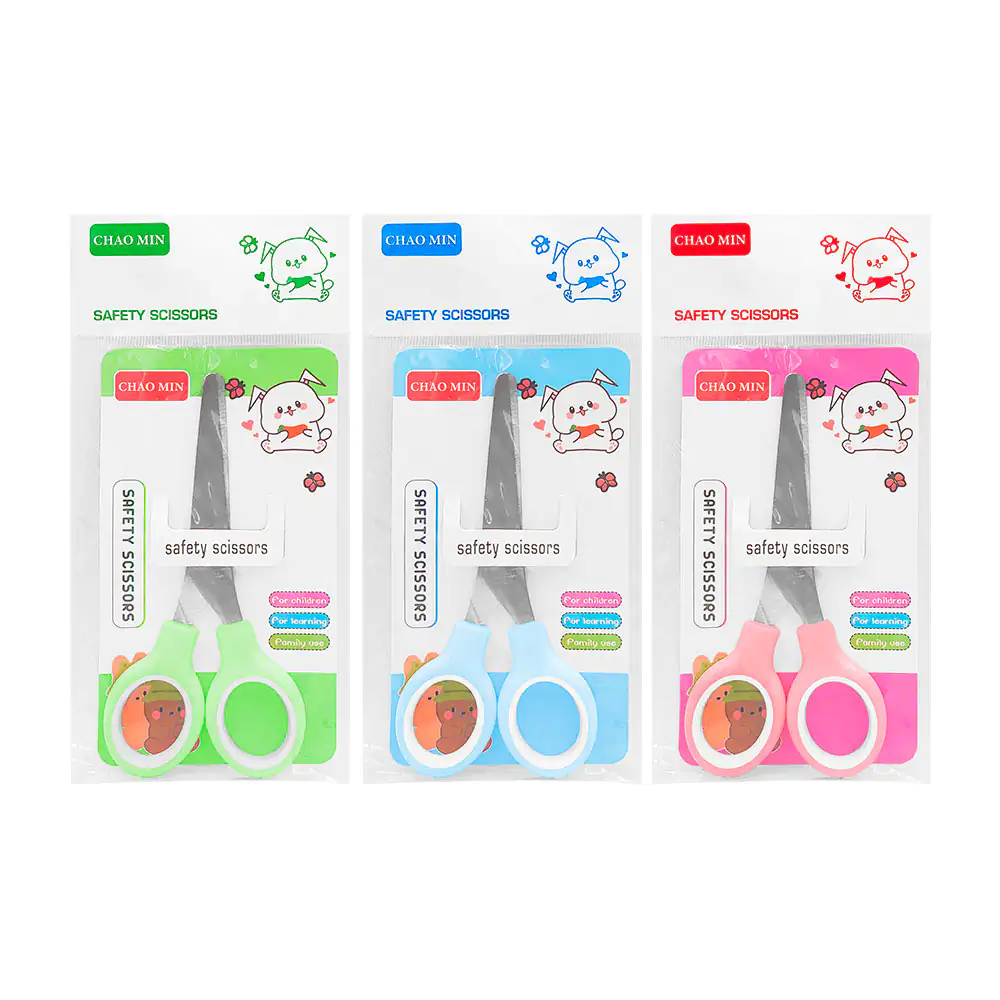 Tijera escolar metálica chao min con mango de plástico y orificio blanco, variedad de colores
