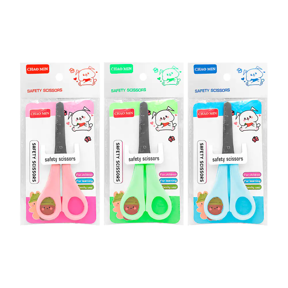 Tijera escolar metálica chao min con mango sencillo de plástico, variedad de colores