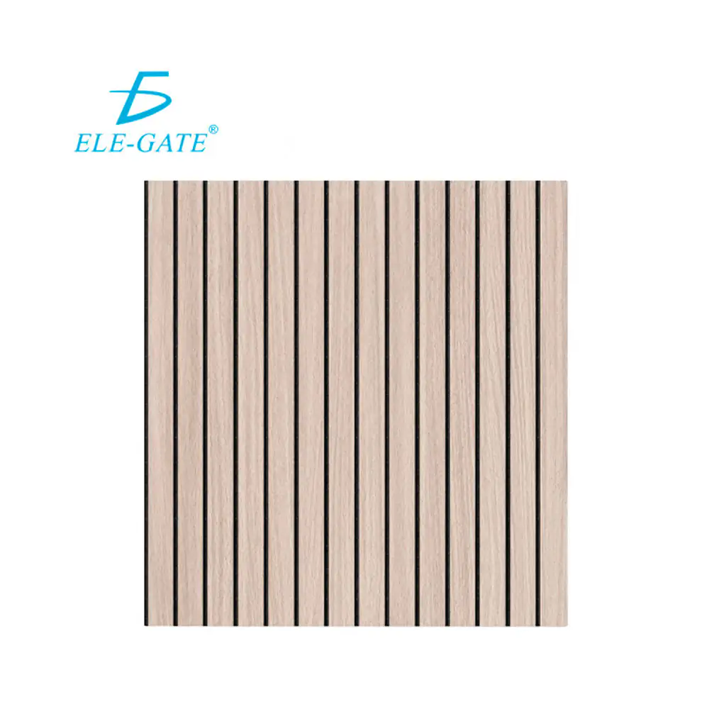 Paquete con 5 paneles decorativos auto adhesivos tipo madera clara de…