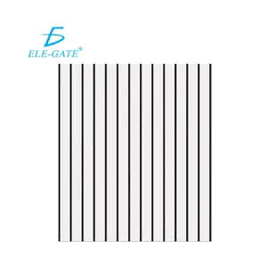 Paquete con 5 paneles decorativos auto adhesivos tipo madera blanca d…