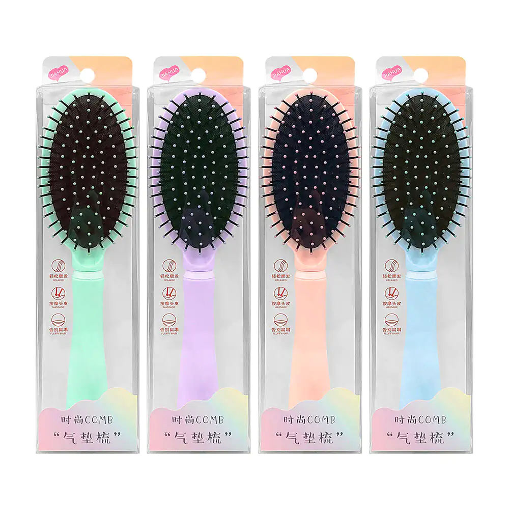 Cepillo ovalado con cerdas de plástico resistentes y mango ergonómico, variedad