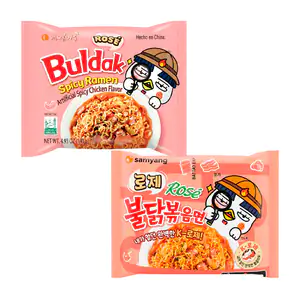 Ramen original buldak rose, fideos cremosos con un leve sabor picante…