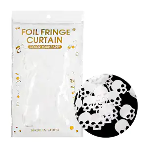 Cortina con plastificada con forma de calaveras para decoración de ha…