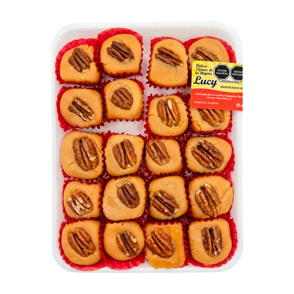Charola con 20pzas de jamoncillo lucy artesanal con trocito de nuez /…