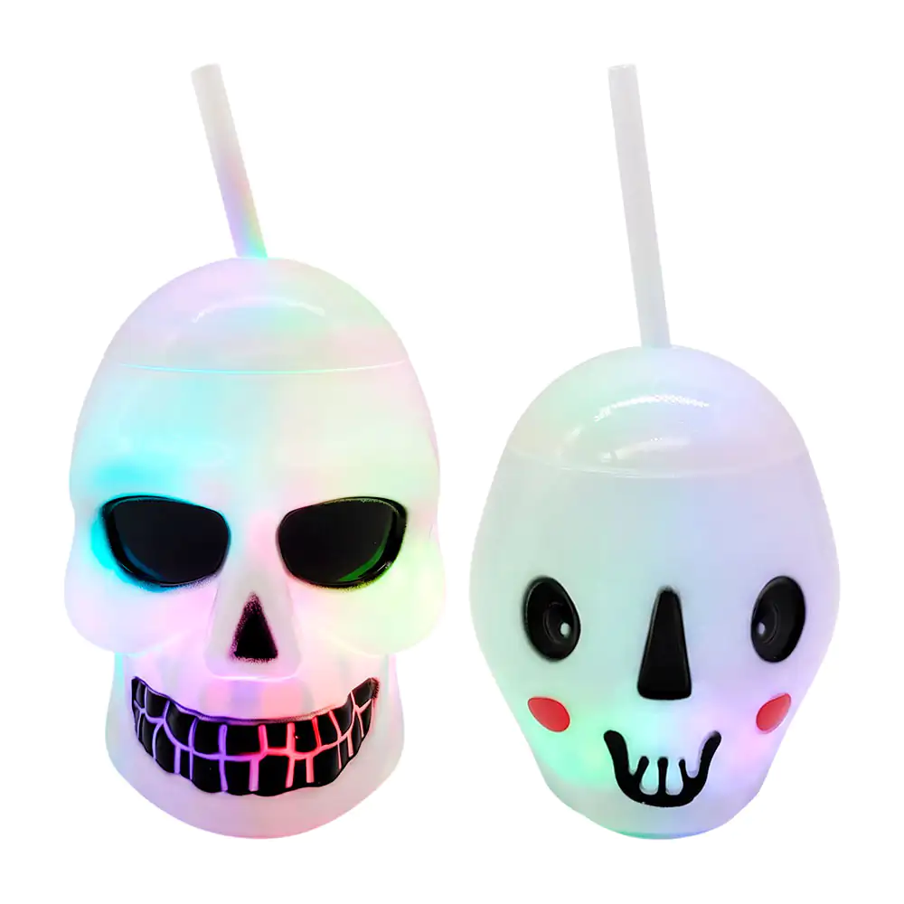 Vaso de plástico translúcido con forma de calavera, luz rgb + tapa con popote, variedad