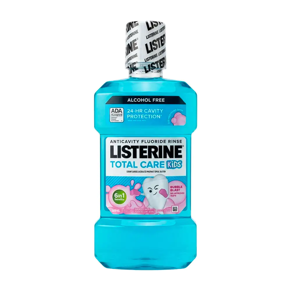 Bote con enjuague bucal listerine total care kids 6 en 1 de 500ml 