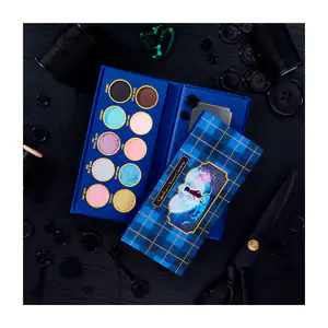 Paleta de sombras con 10 tonos beauty creations x coraline / beyond t…